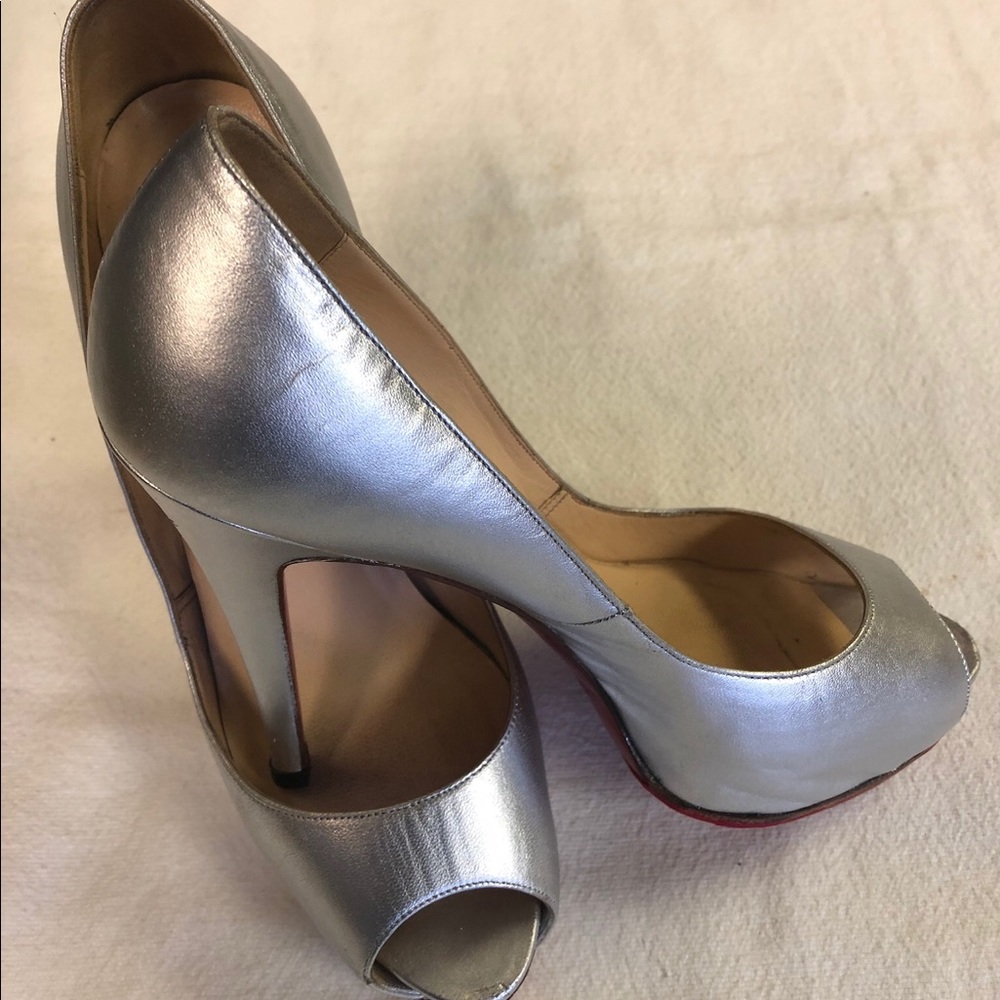 Christian louboutin sliver peep tor size 37 1/2